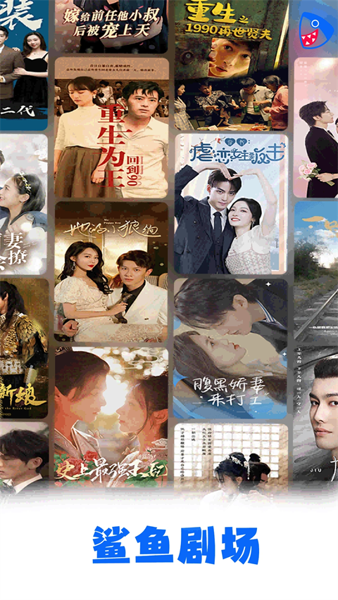 悬浮在空中的老式相机与胶片光轨壁纸